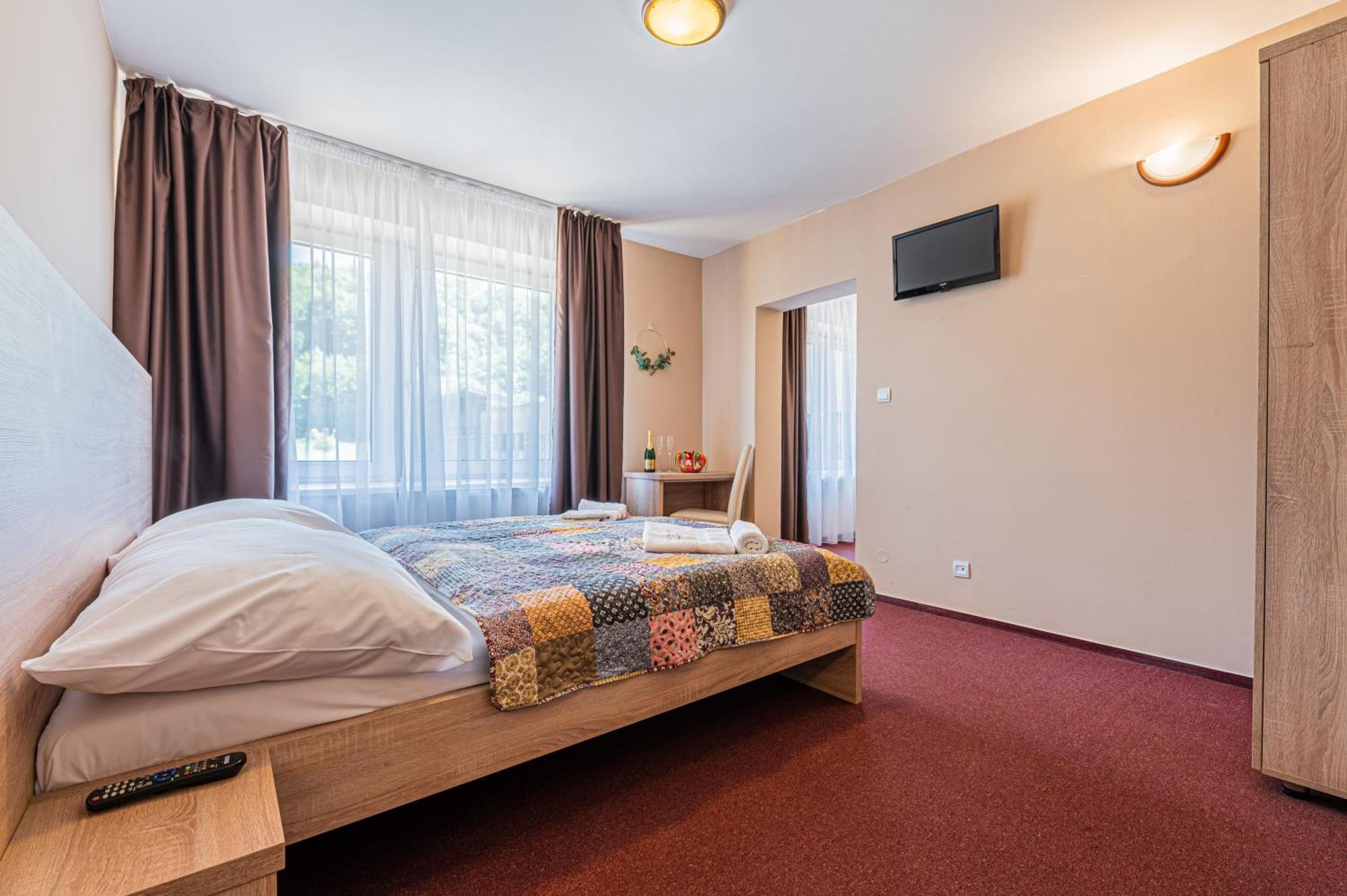 Grand Hotel Rooms Spišské Tomášovce 外观 照片
