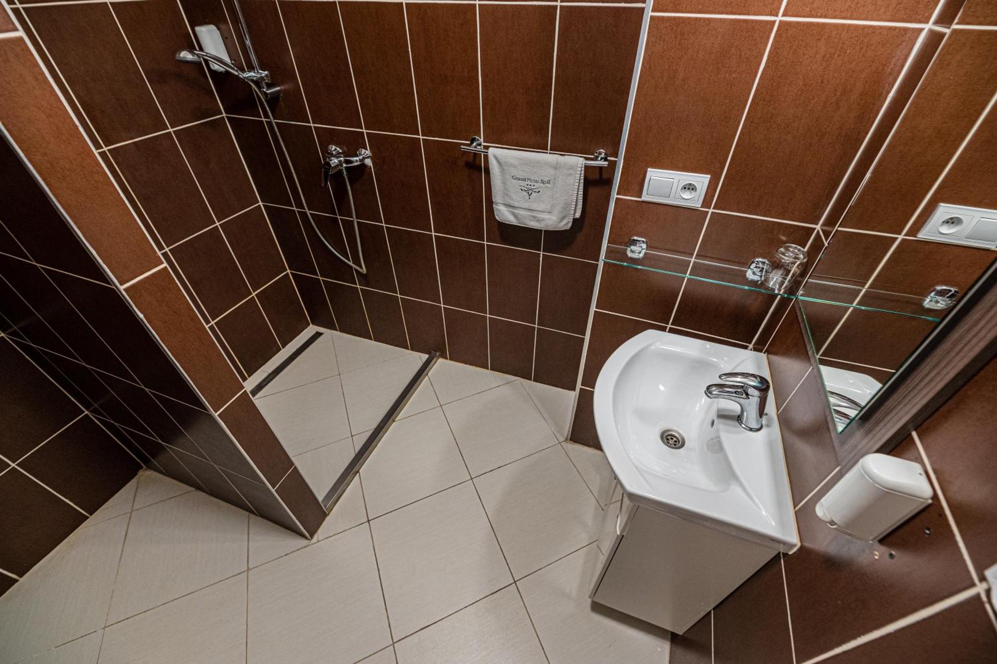 Grand Hotel Rooms Spišské Tomášovce 外观 照片